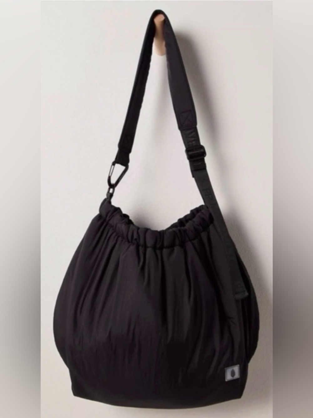 NWT Free People Movement Rest Day Carryall Bag in Black 🖤 New Tote 17x14